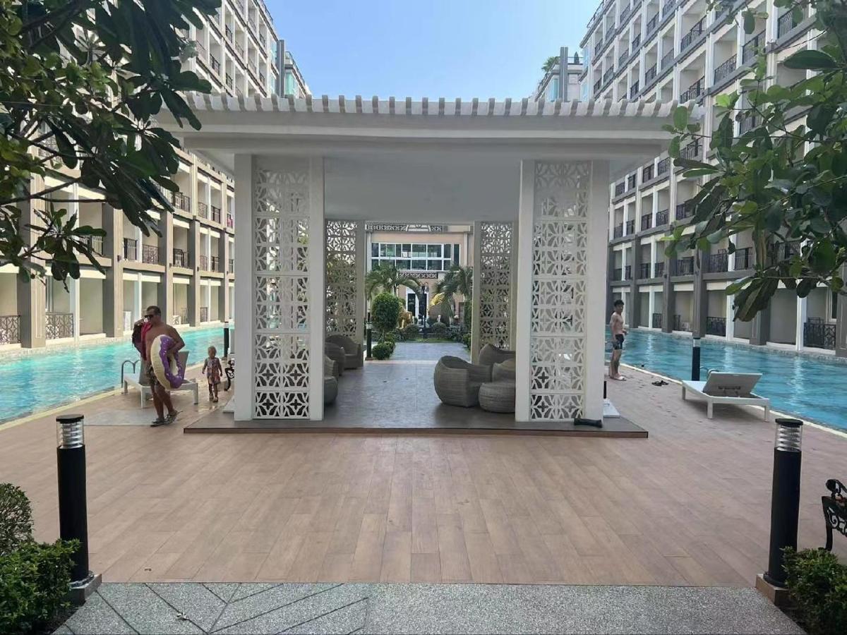 Romantic Beach Apartment芭堤雅水系高档酒店式公寓可做饭 Джомтьен Экстерьер фото