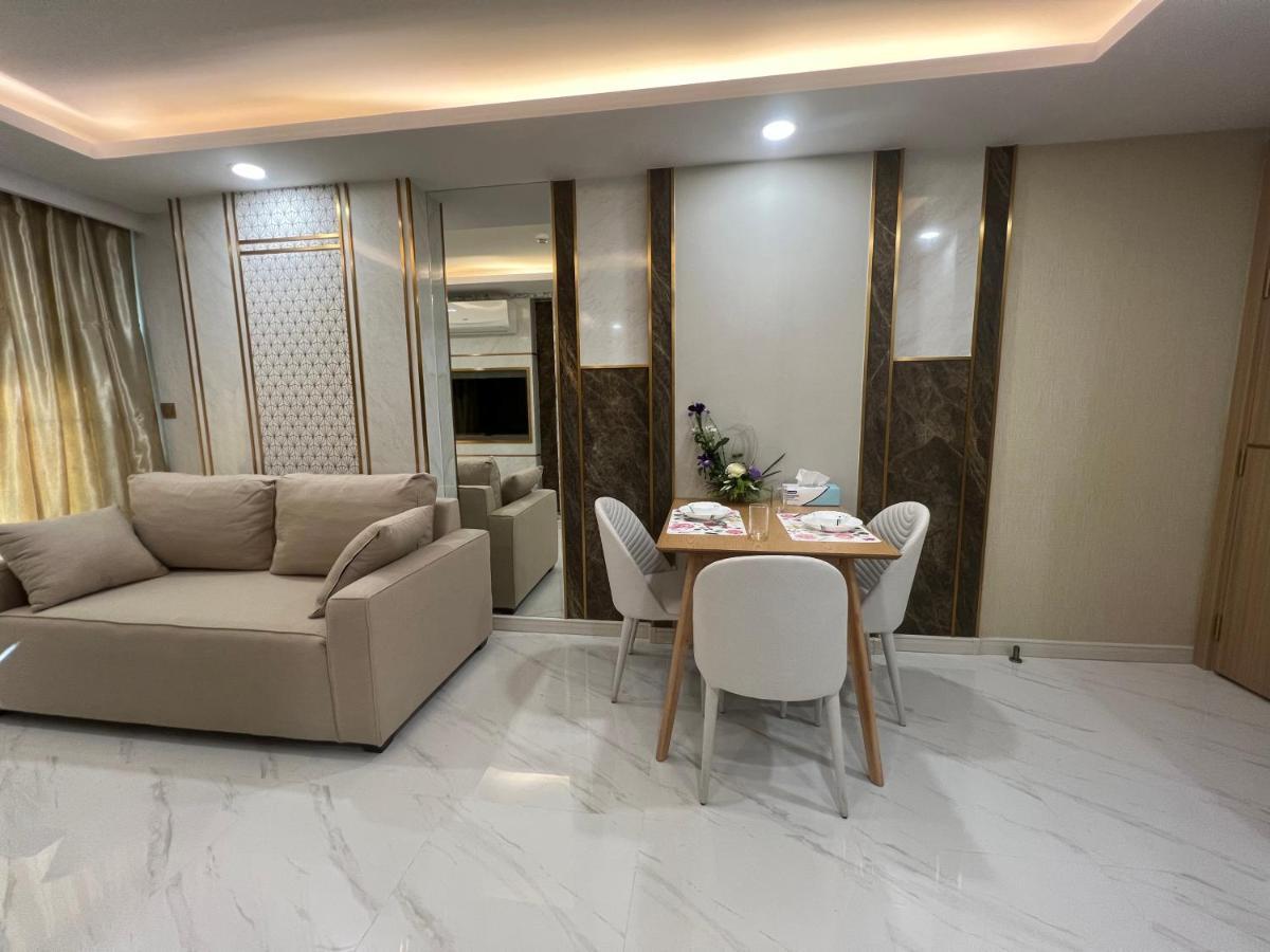Romantic Beach Apartment芭堤雅水系高档酒店式公寓可做饭 Джомтьен Экстерьер фото