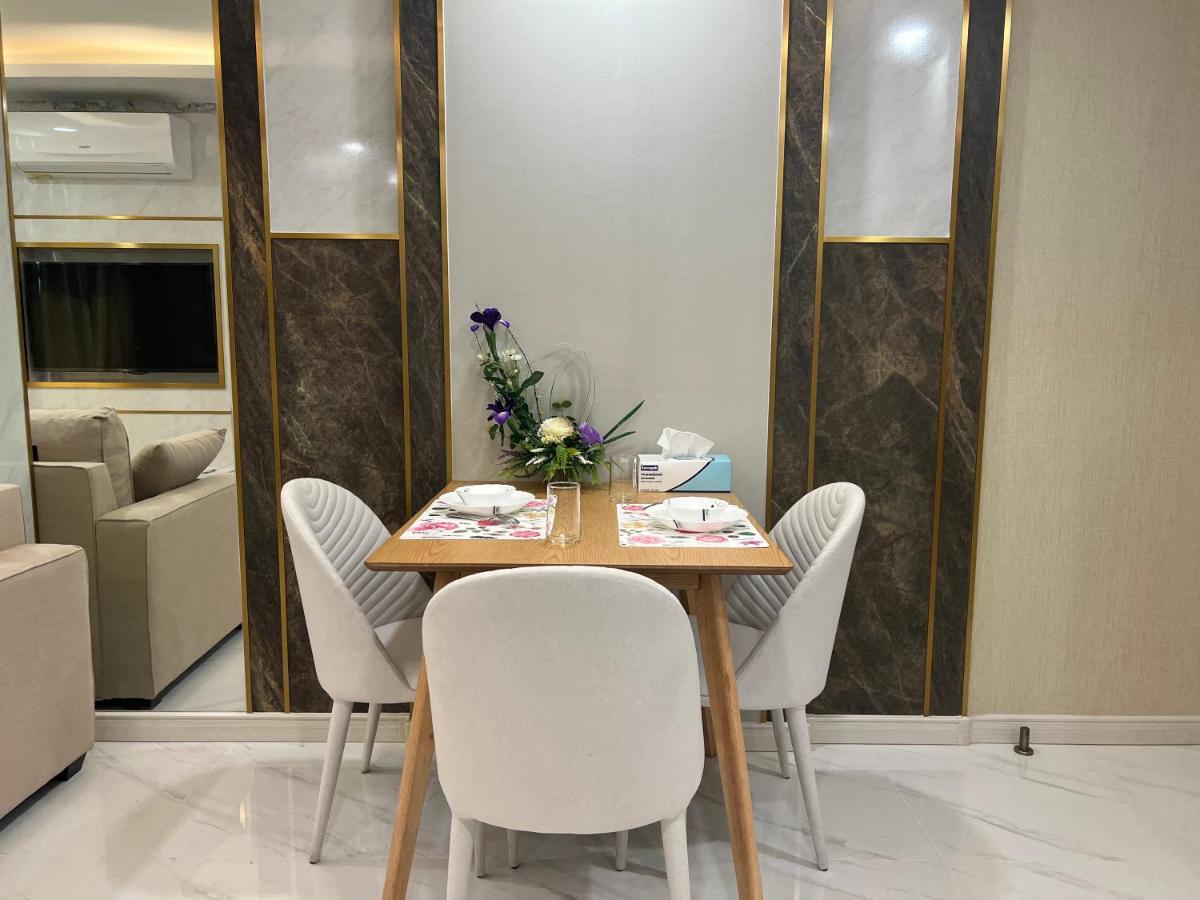 Romantic Beach Apartment芭堤雅水系高档酒店式公寓可做饭 Джомтьен Экстерьер фото