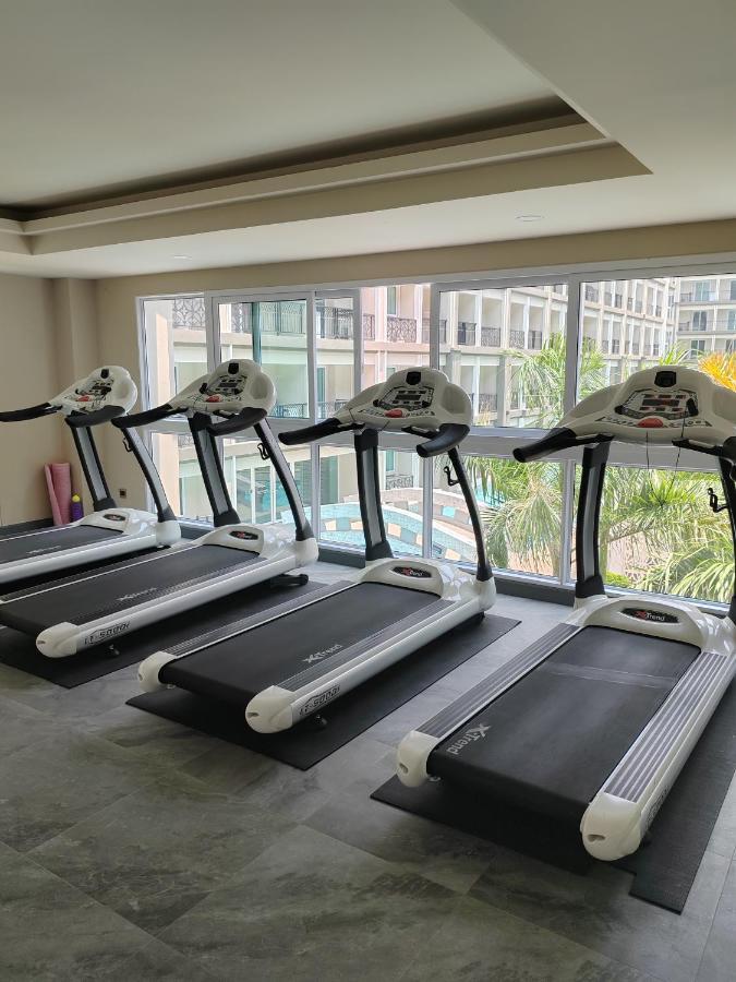 Romantic Beach Apartment芭堤雅水系高档酒店式公寓可做饭 Джомтьен Экстерьер фото