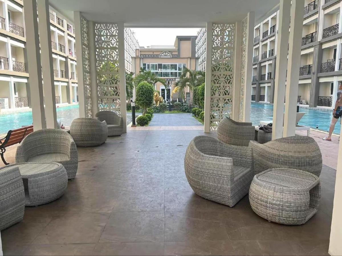 Romantic Beach Apartment芭堤雅水系高档酒店式公寓可做饭 Джомтьен Экстерьер фото